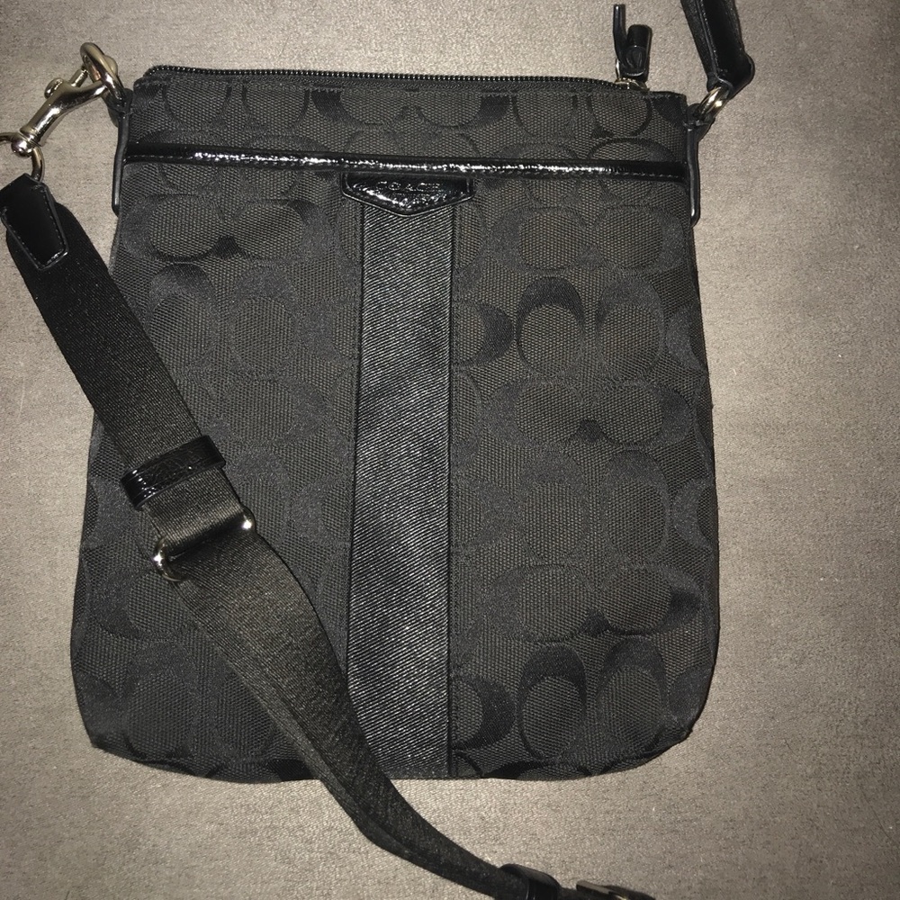 BLACK COACH CROSS BODY